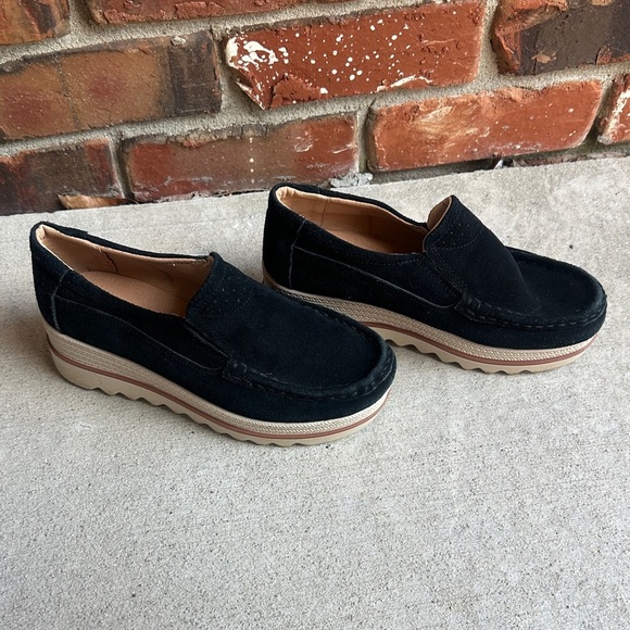 NWOT Black Suede Platform Loafers size 37 - Picture 5 of 5